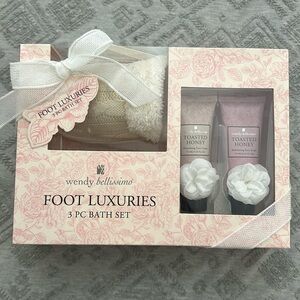 Foot Luxuries Slipper and Foot Care Set